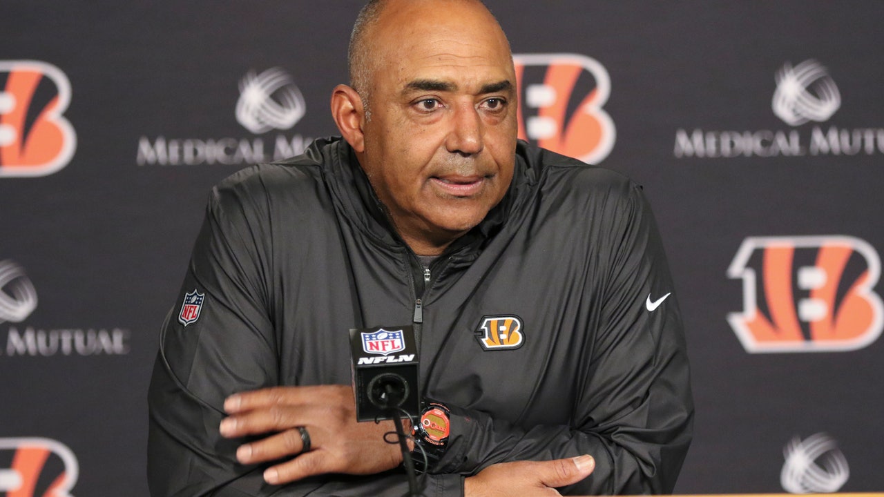 Bengals' bye-week chore: Fix historically bad defense
